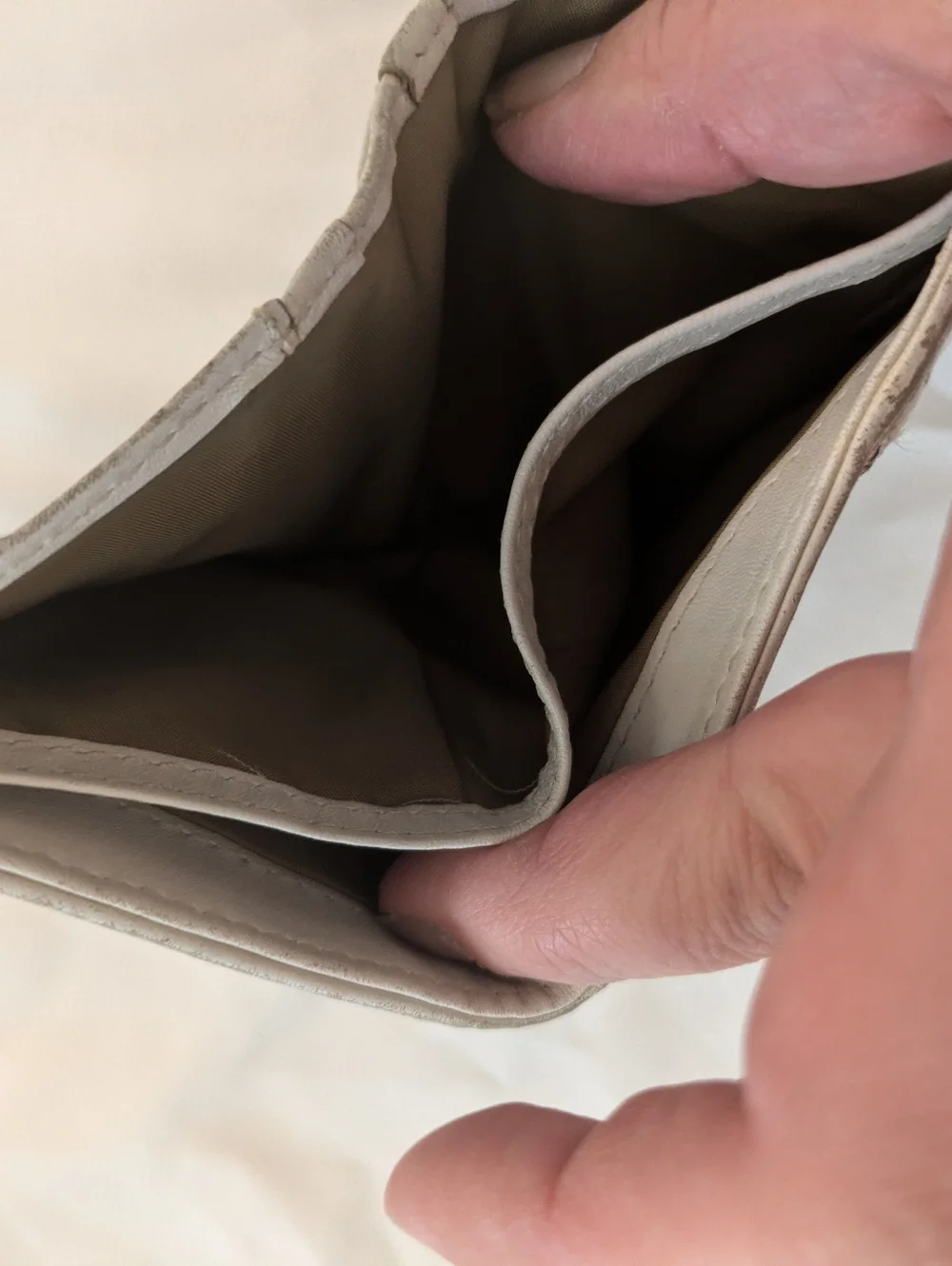 Coach - Mini Signature Bi-Fold Wallet - Brown Canvas And White Leather - Picture 4 of 7